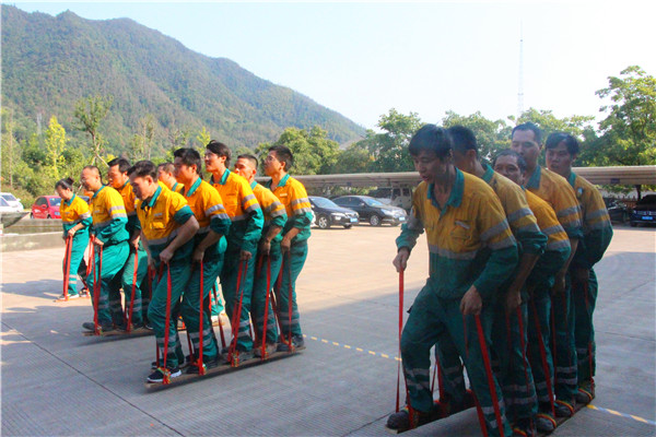 建德紅獅開展“愛祖國、愛紅獅”迎國慶趣味活動
