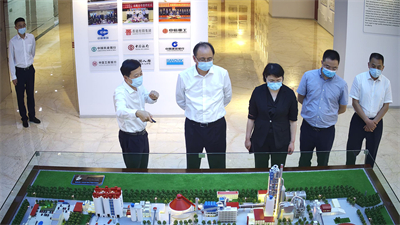 2023年5月，浙江省委常委、省紀(jì)委書(shū)記、省監(jiān)察委員會(huì)主任傅明先（左二）來(lái)集團(tuán)調(diào)研清廉民企建設(shè)工作